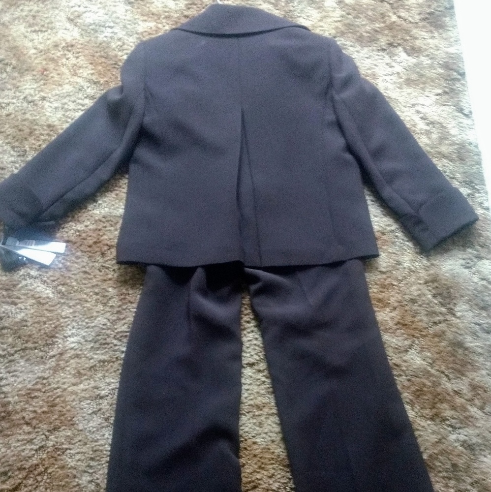Women's pant suit
